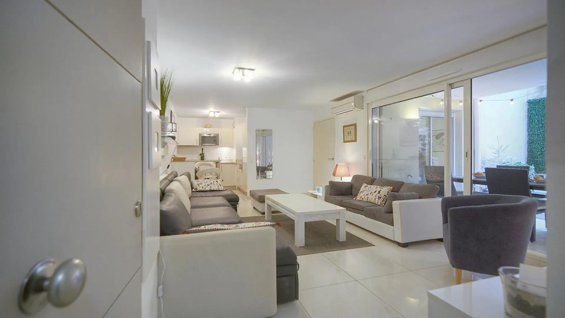 2 Pieces Moderne Avec Terrasse A1B263 Apartment Cannes France