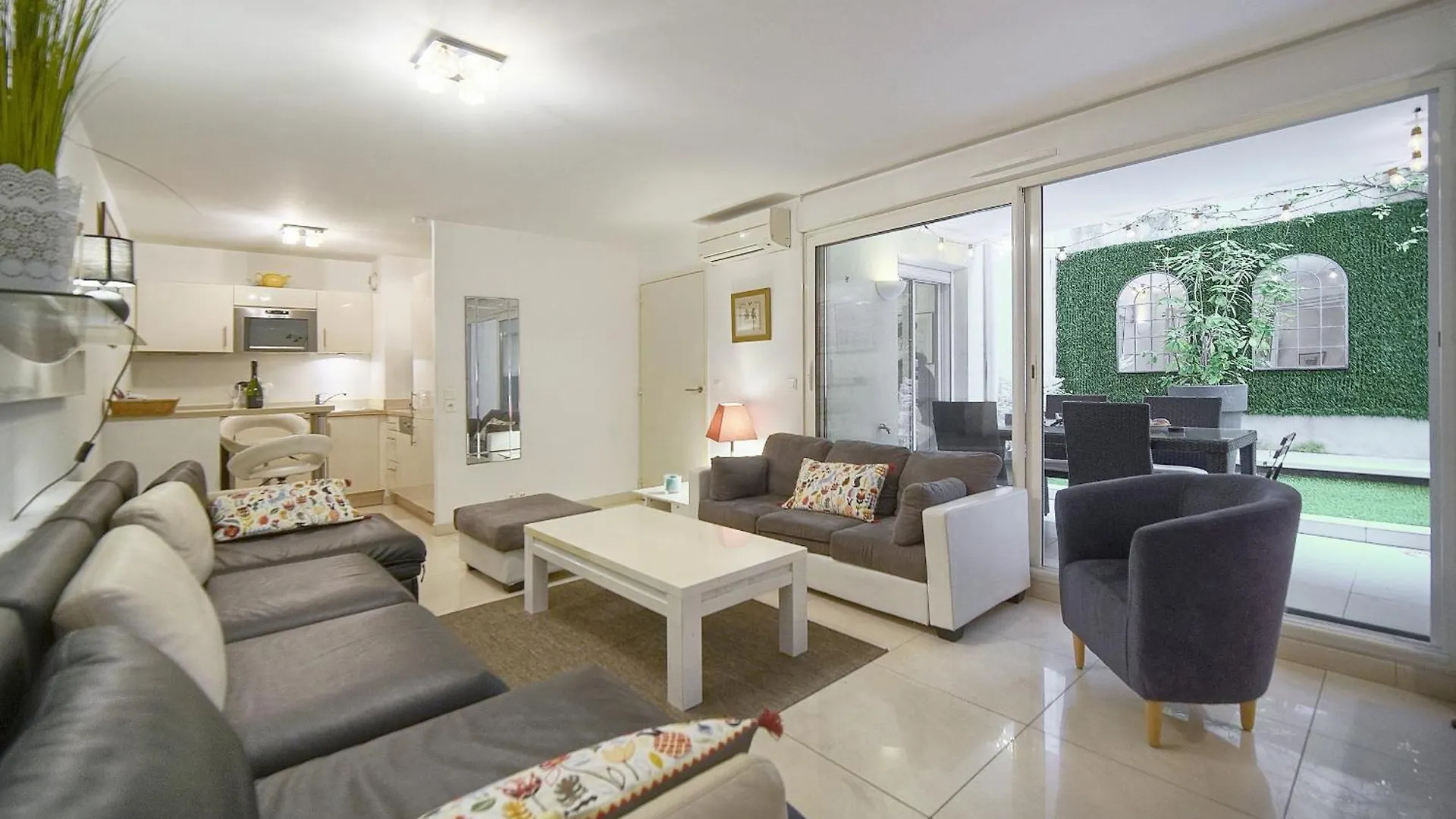 2 Pieces Moderne Avec Terrasse A1B263 Apartment Cannes